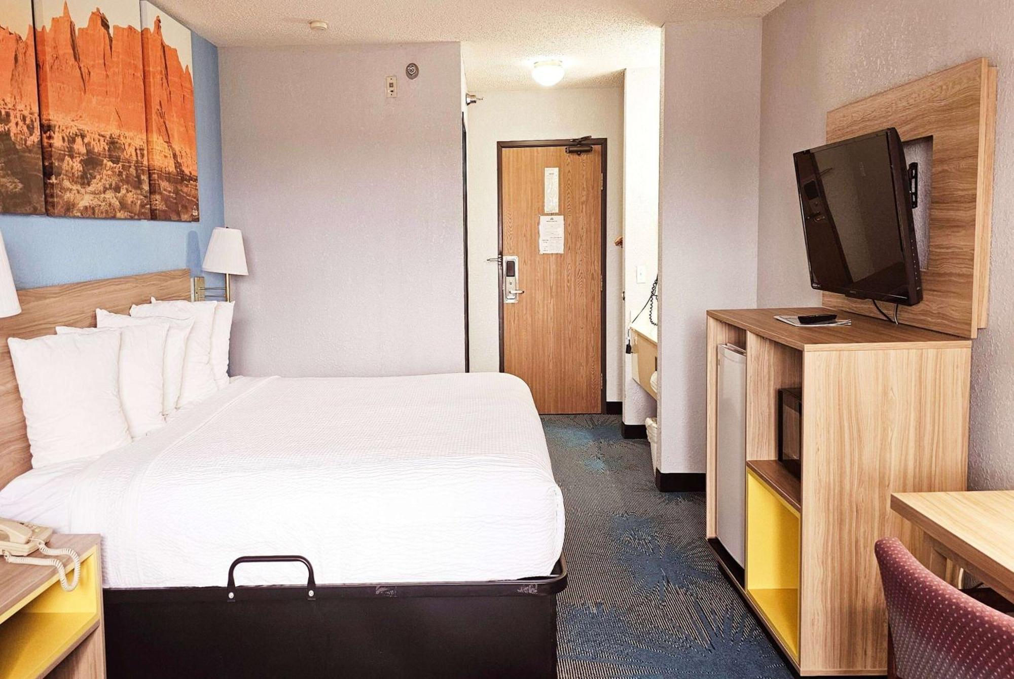 Days Inn By Wyndham Ozark Springfield Extérieur photo