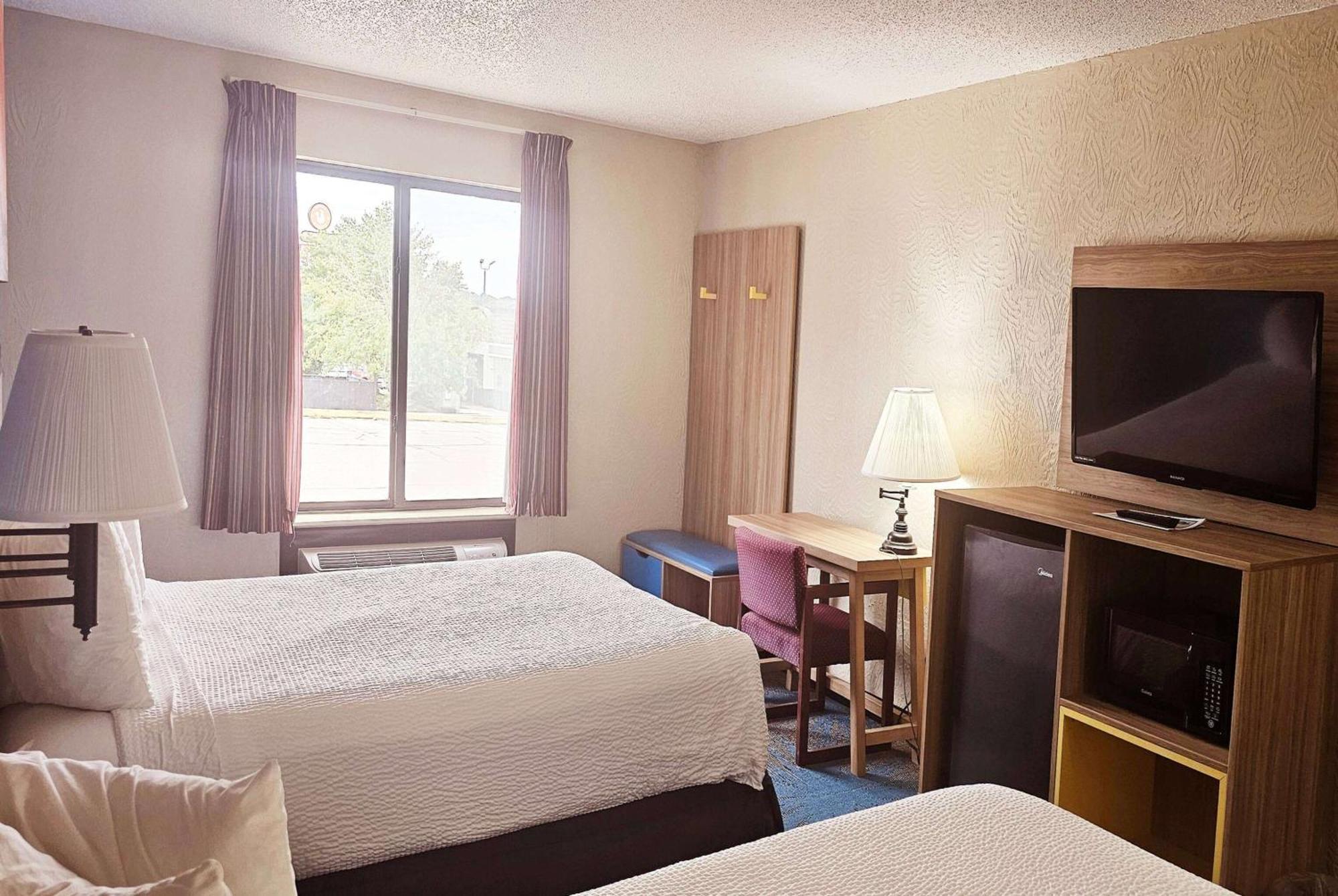 Days Inn By Wyndham Ozark Springfield Extérieur photo