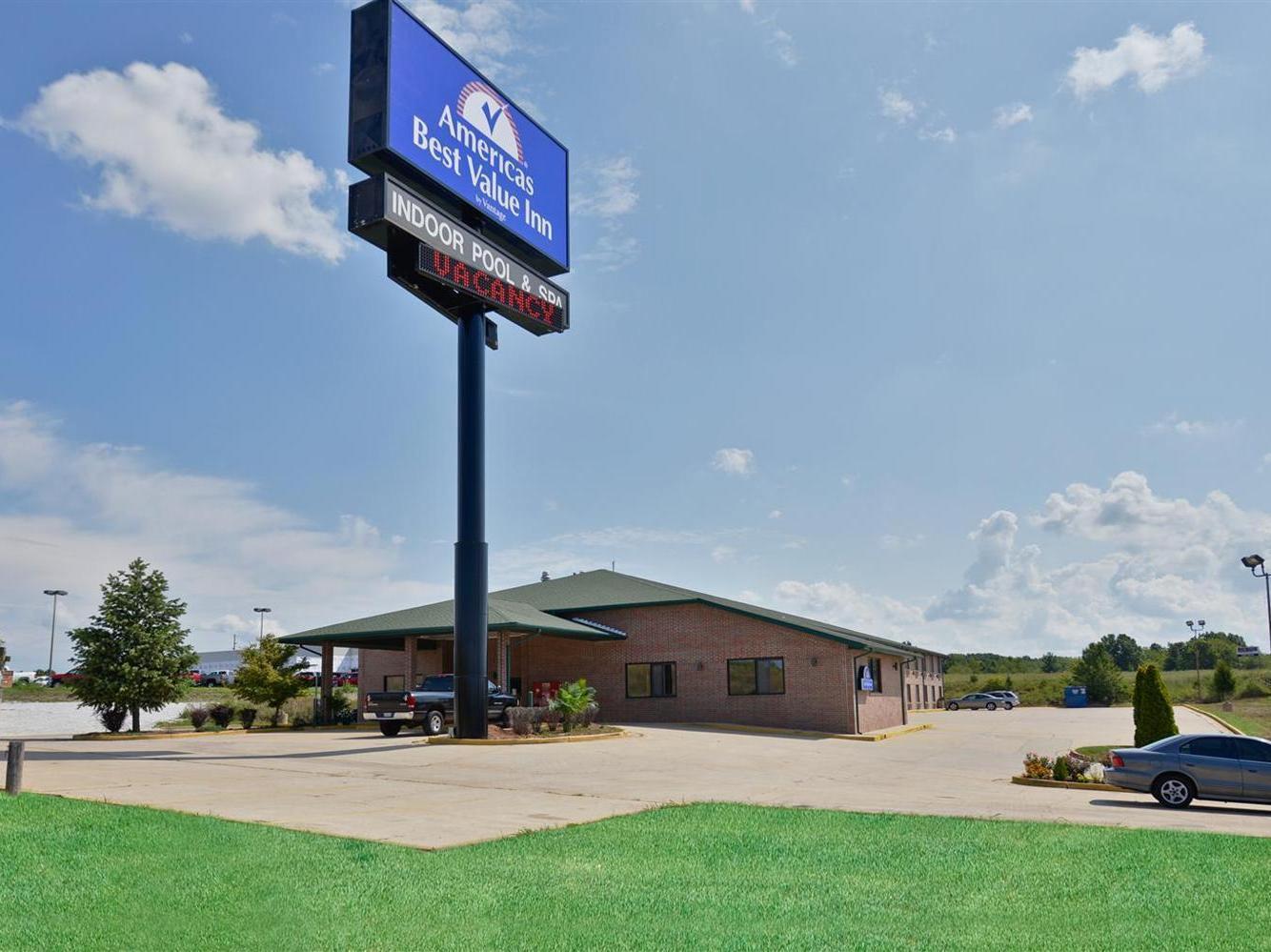 Days Inn By Wyndham Ozark Springfield Extérieur photo